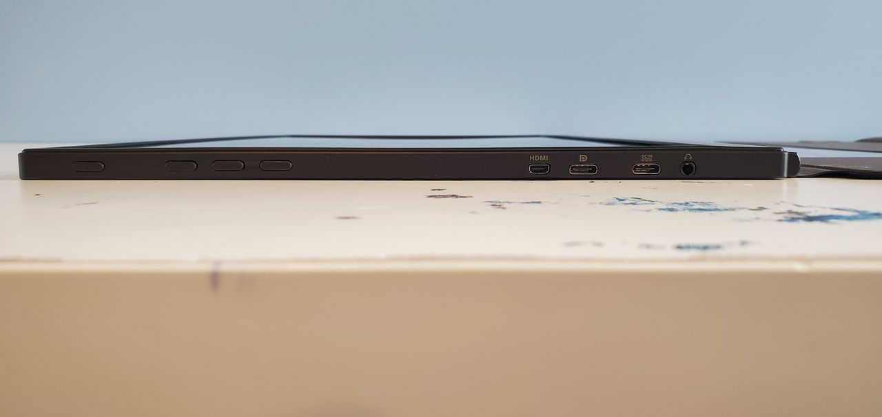 Asus ROG Strix XG17AHPE