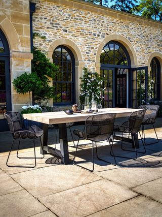 patio garden with alfreco dining setup