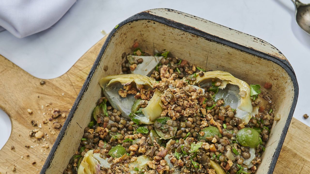 Poached artichoke with lentils