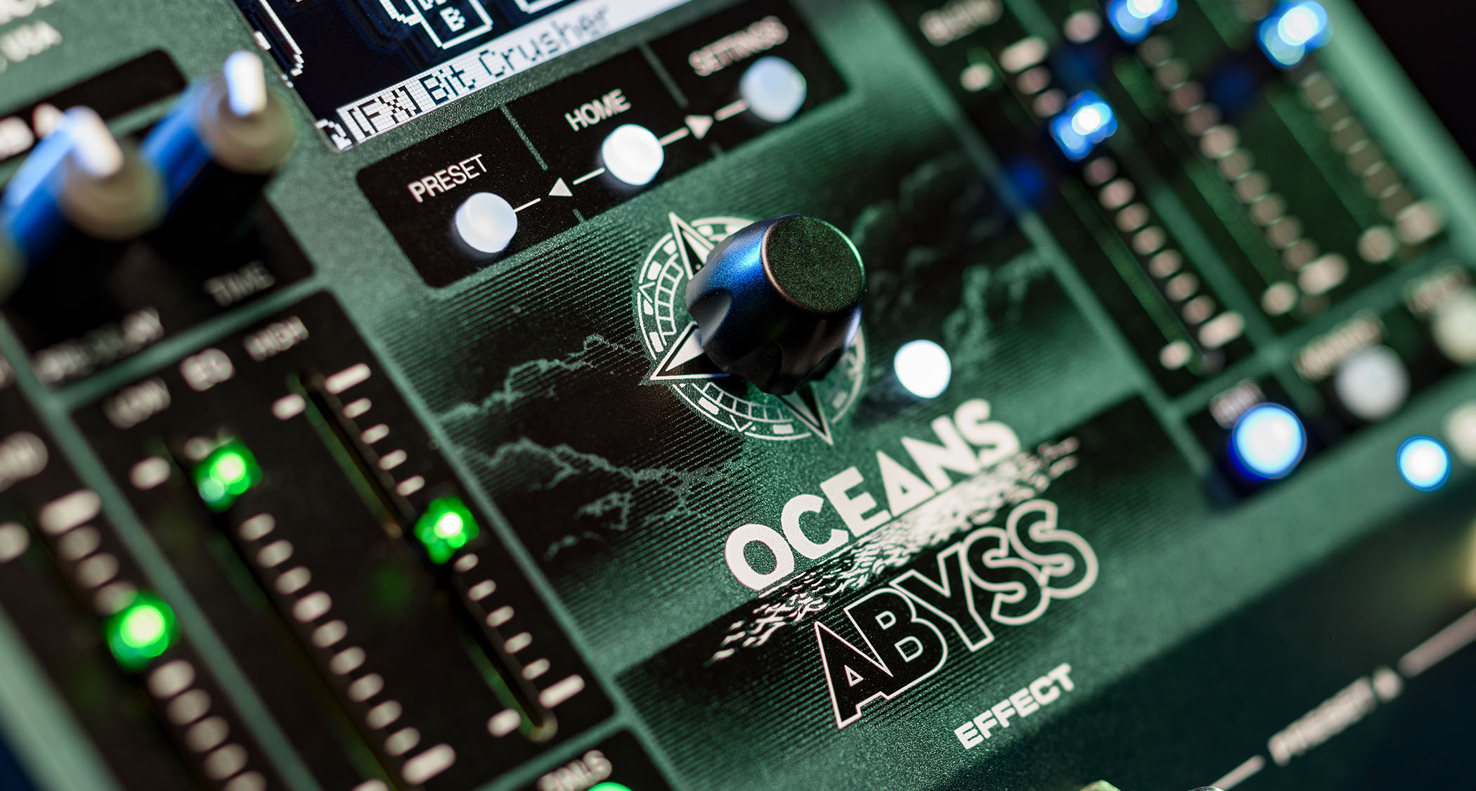Electro-Harmonix Oceans Abyss Advanced Reverb Laboratory: not so much a reverb pedal as a MIDI-enabled workstation.
