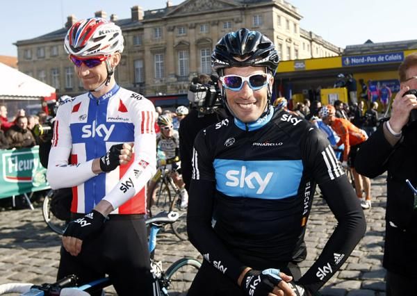 Sky teammates Kurt-Asle Arvesen and Juan Antonio Flecha await the start.