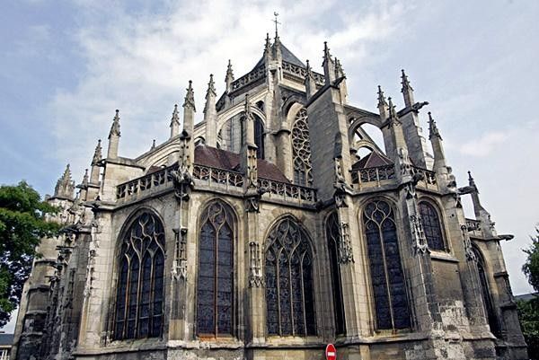 One of the imposing cathedrals at today's start.