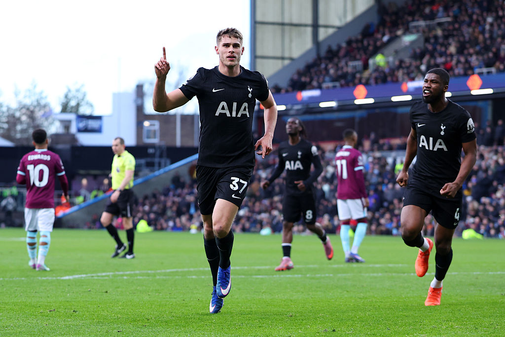 Micky van de Ven can be important for Tottenham at both ends of the pitch