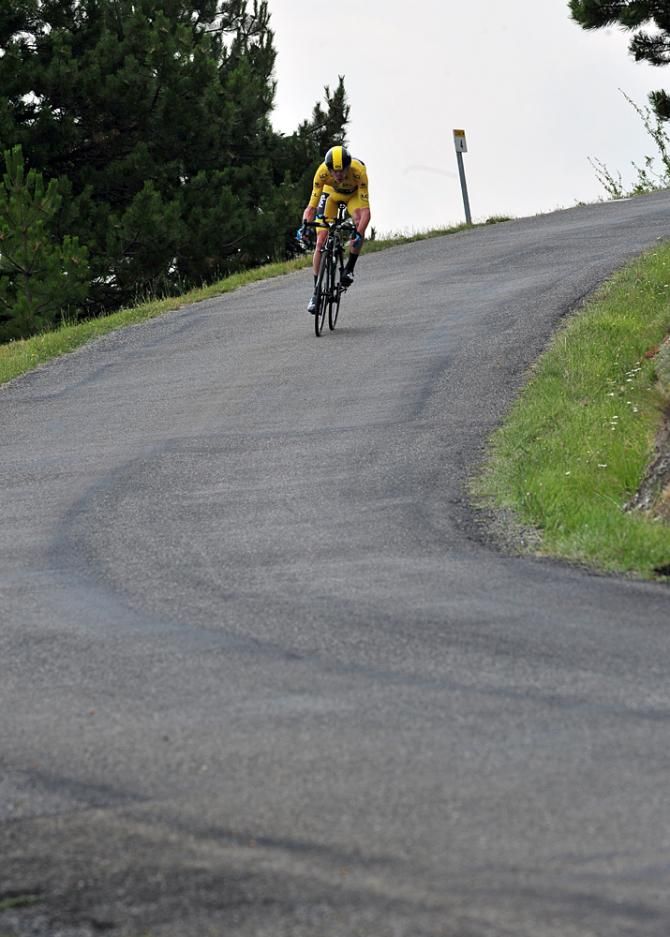 Chris Froome went like a motorbike on the final descent.