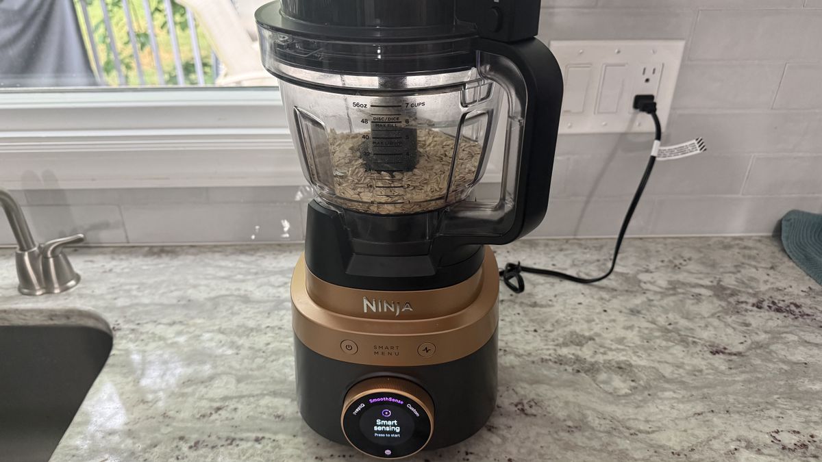 Ninja CrushBOSS making oat flour