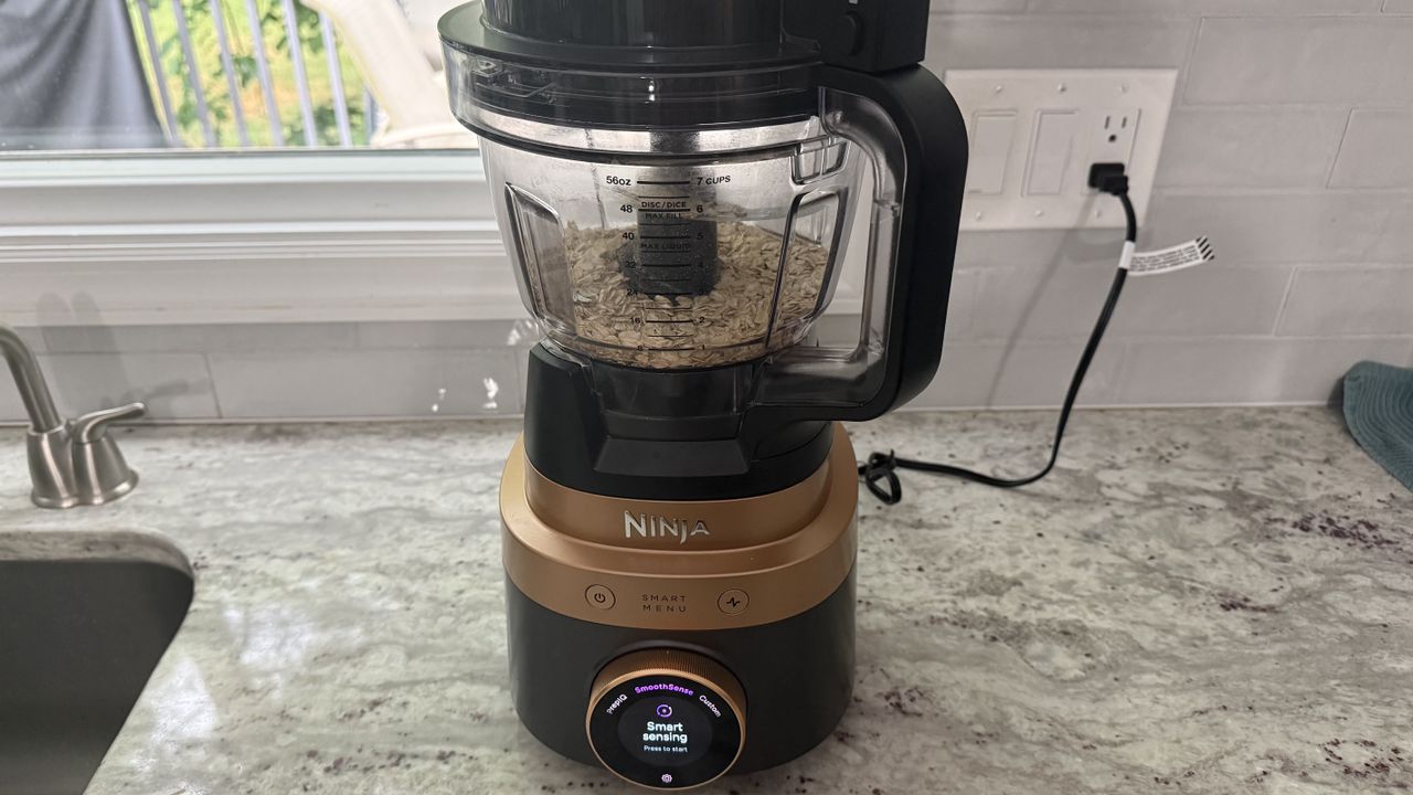 Ninja CrushBOSS making oat flour