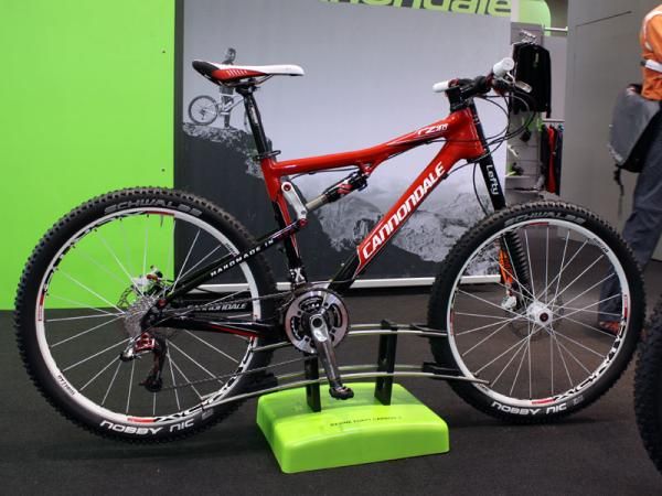 The RZ140 offers 140mm of travel for a more capable all-trail ride than last year's 130mm-travel Rize.