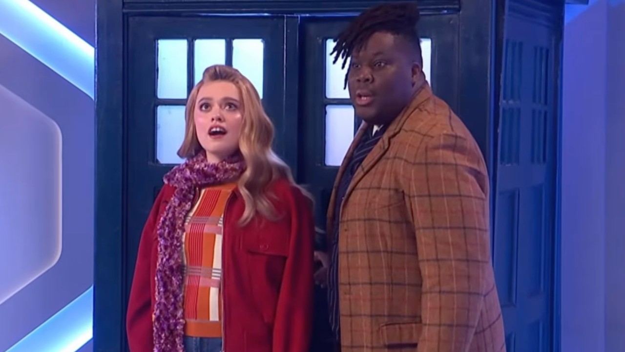 The Doctor and his companion together on a new planet. 