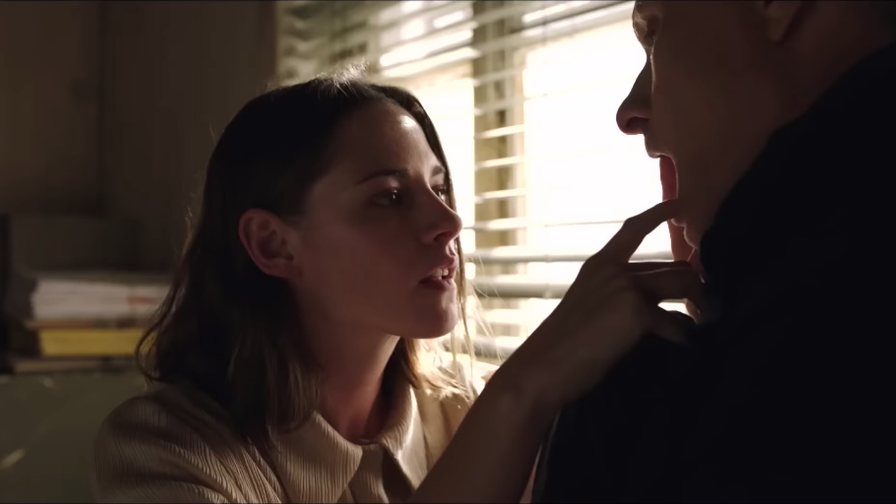 Kristen Stewart And Viggo Mortensen Have A Steamy Crimes Of The Future Scene  That Surprisingly Only Took One Take | Cinemablend