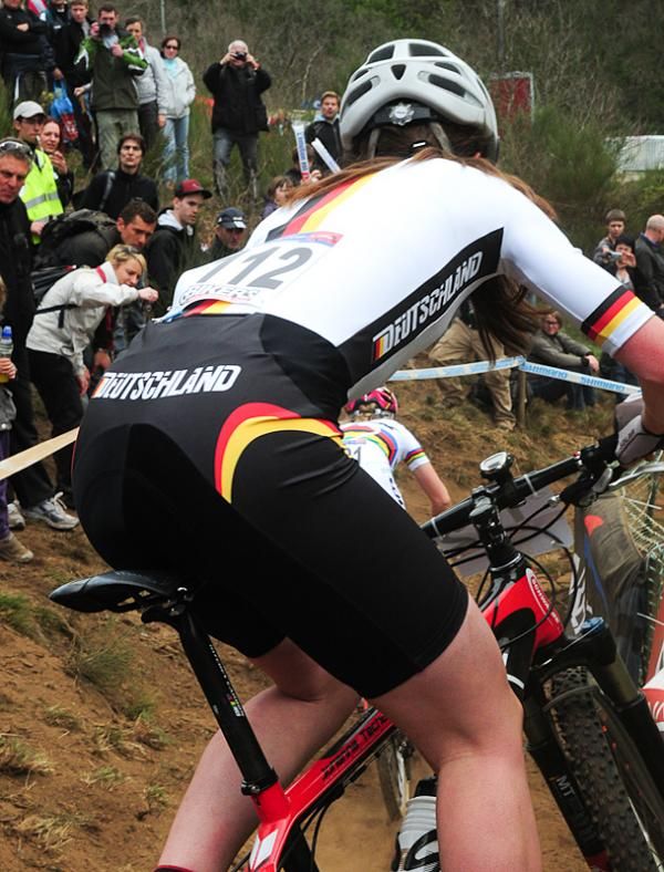 Johanna Techt (Germany) chases the World Champion.