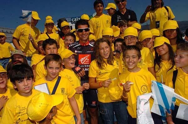 Oscar Pereiro (Caisse d'Epargne) is the team leader and has plenty of domestiques.