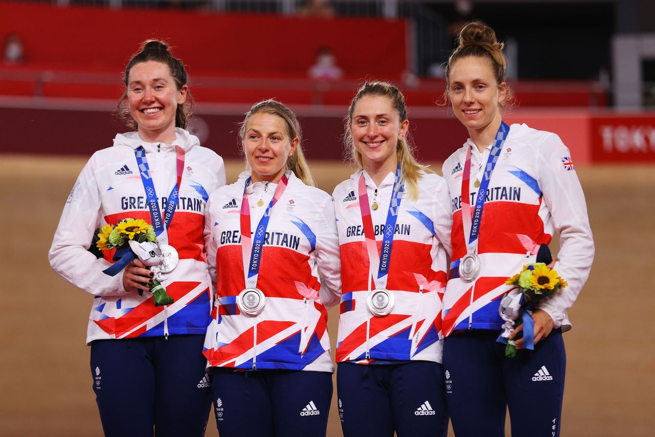 Katie Archibald, Neah Evans, Laura Kenny and Josie Knight on the podium with their silver medals at Tokyo 2020