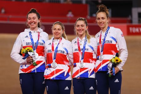 Katie Archibald, Neah Evans, Laura Kenny and Josie Knight on the podium with their silver medals at Tokyo 2020