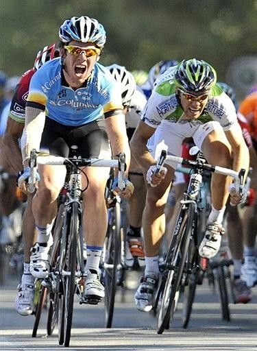Mark Cavendish (Team Columbia) went head-to-head with Robbie McEwen (Silence-Lotto) and came up with another victory.