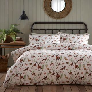 Christmas decor bedding set with festive print 