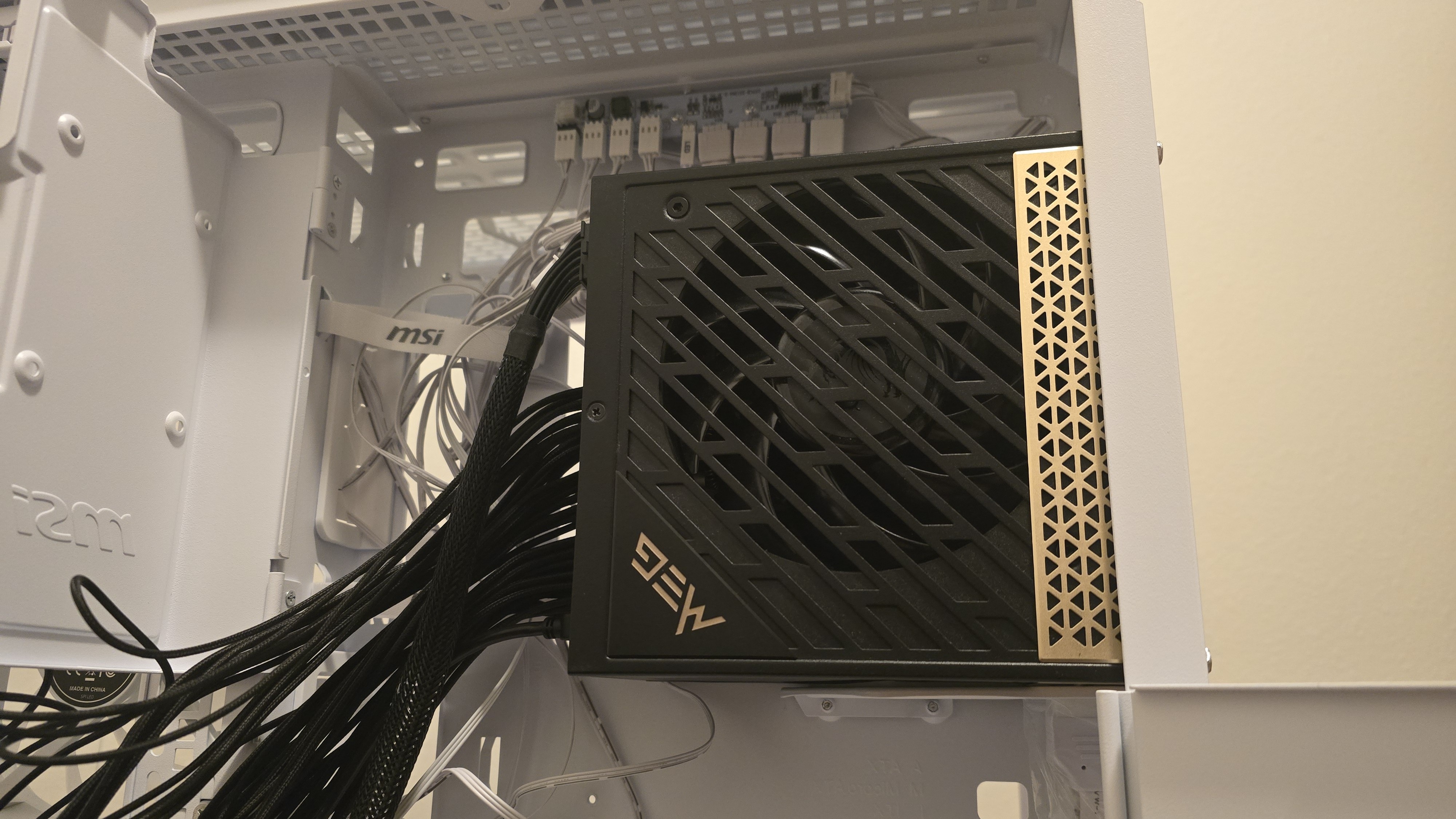MSI MAG Pano 100R PZ