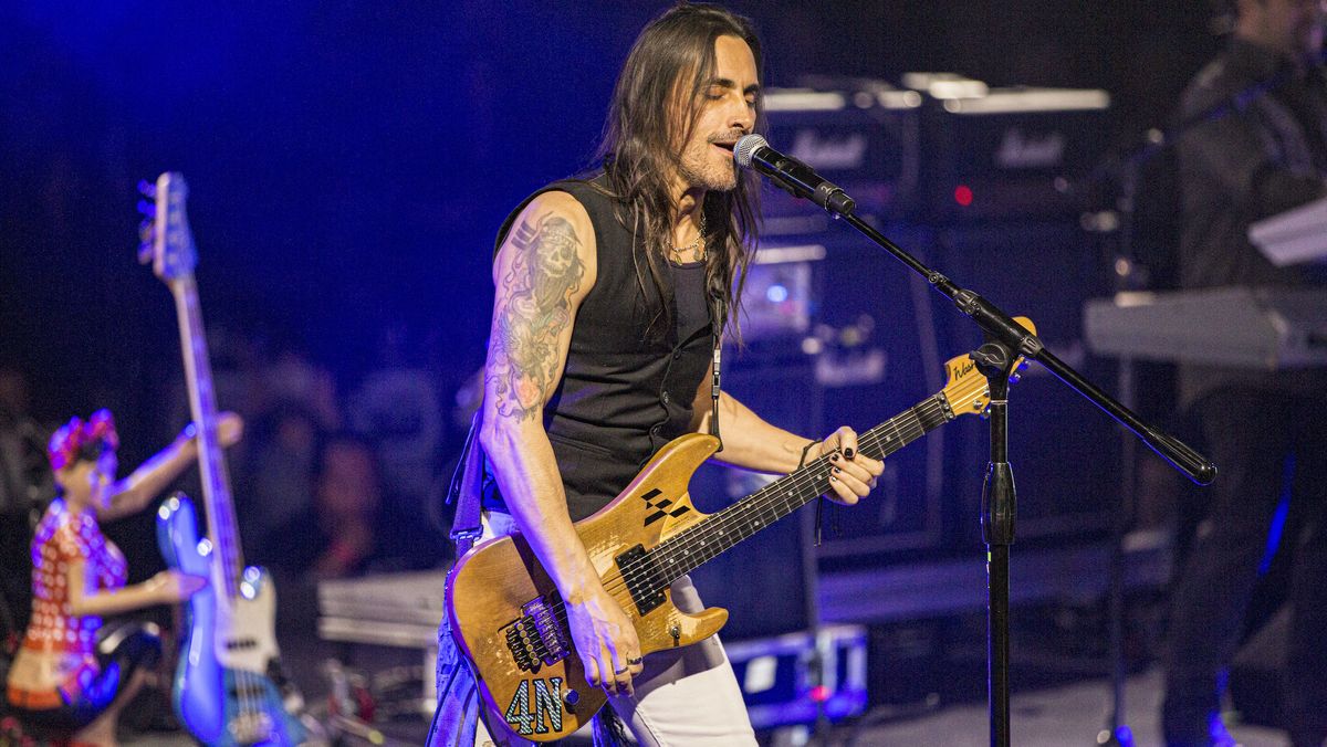 Nuno Bettencourt performs at the Celebrity Theatre on December 14, 2019 in Phoenix, Arizona