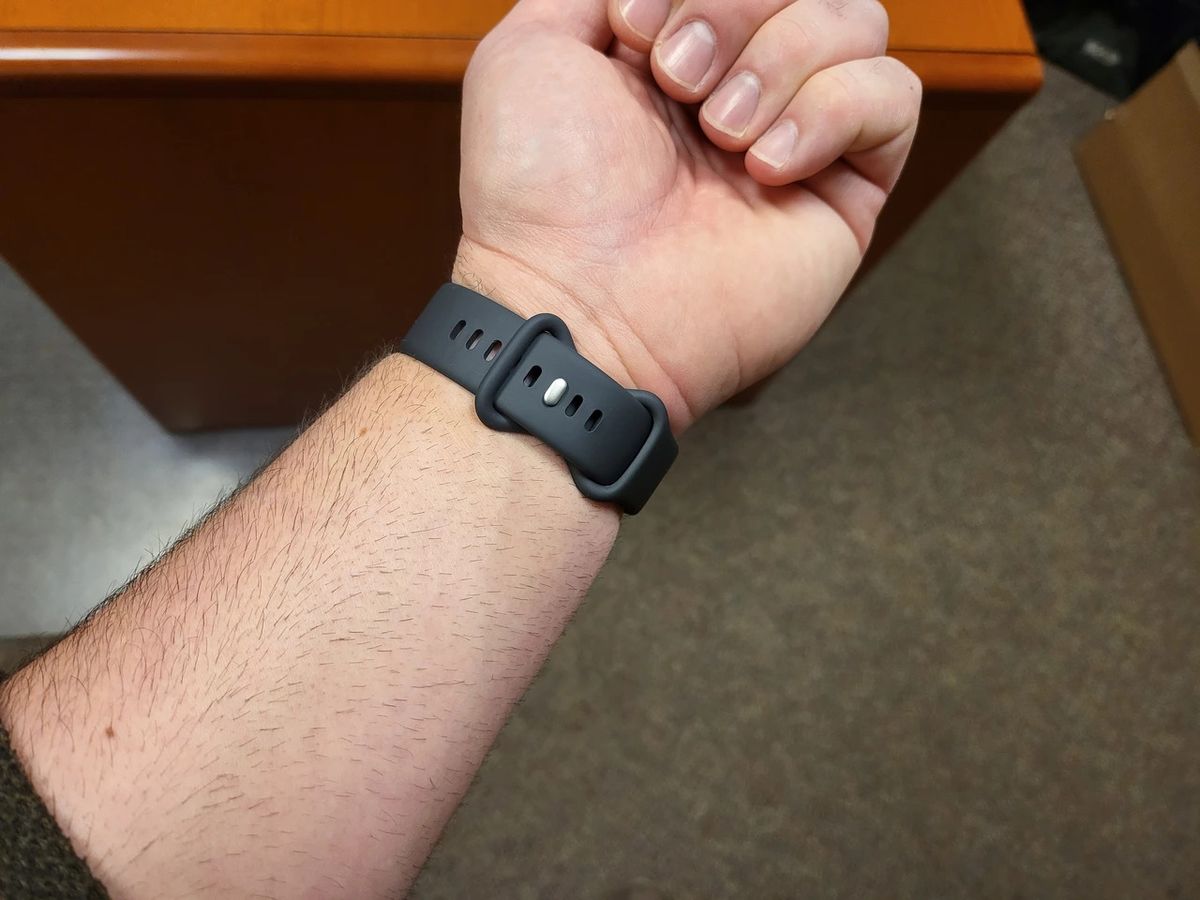 Google Pixel Watch leaked with the bands on