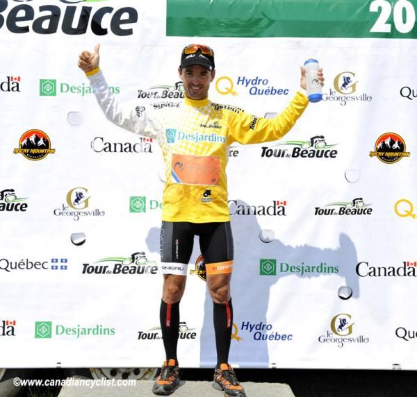 Francisco Mancebo in the leader's jersey