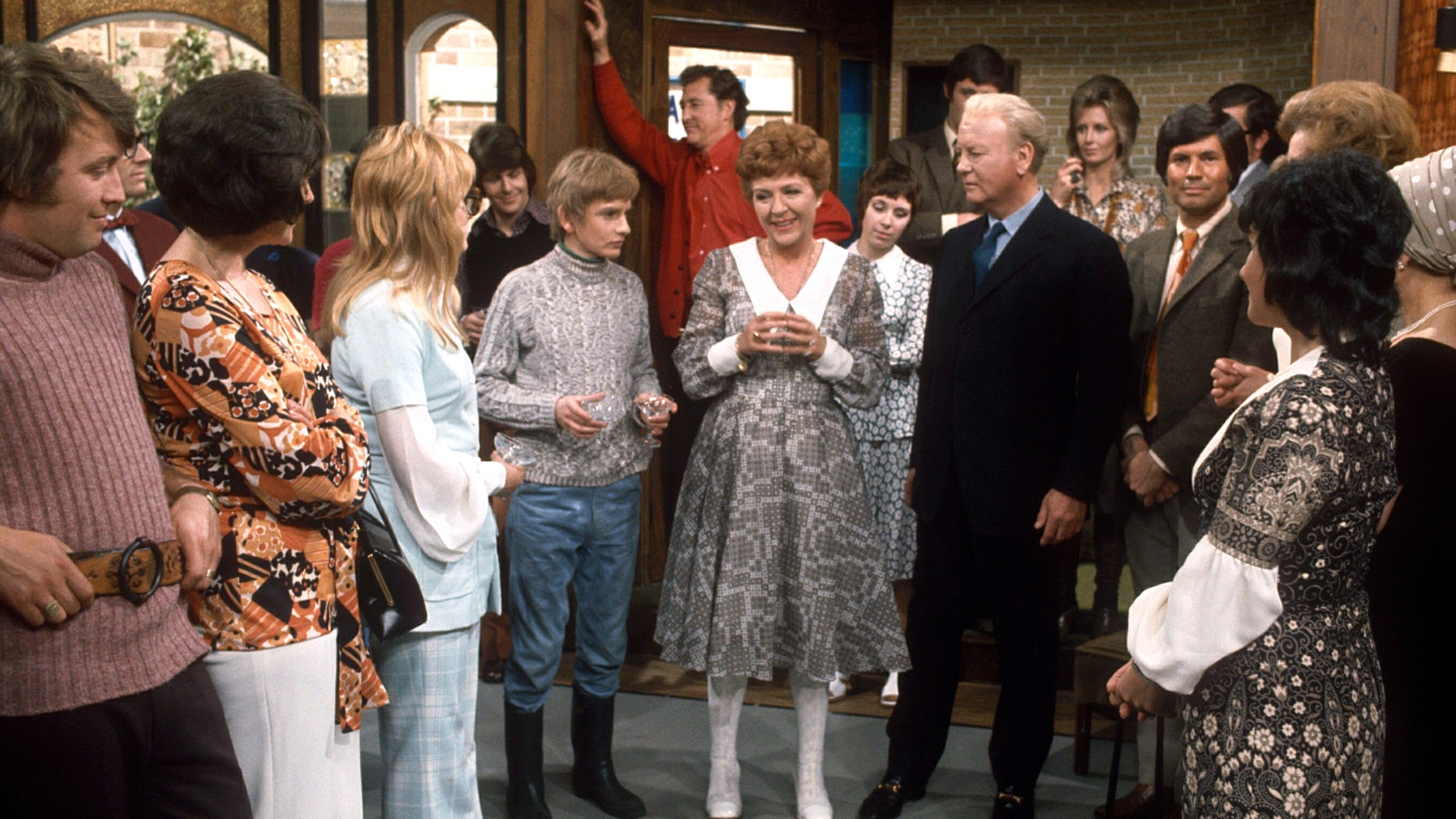 Noele Gordon with the rest of her Crossroads cast