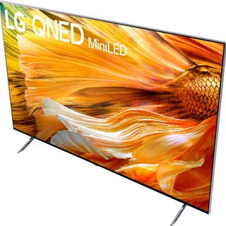 En TV av typen LG C2 OLED vises i perspektiv.
