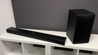 LG S70TY soundbar package