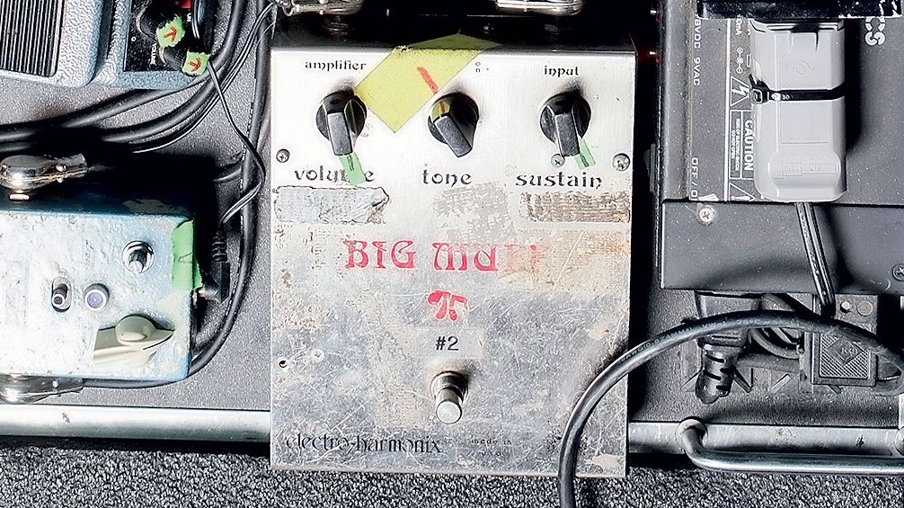 Electro-Harmonix Big Muff on pedalboards