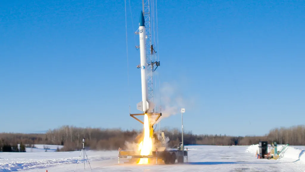 Startup bluShift Aerospace launches its 1st commercial biofuel rocket from Maine