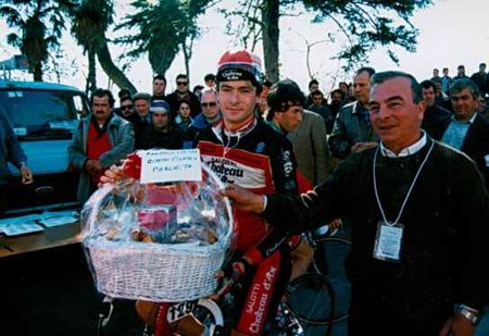 Gianni Bugno gets a hamper for his troubles in Paglieta at the 1988 Tirreno-Adriatico.