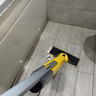 Karcher SC2 Upright Easyfix Steam Cleaner mop cleaning wooden floor tiles