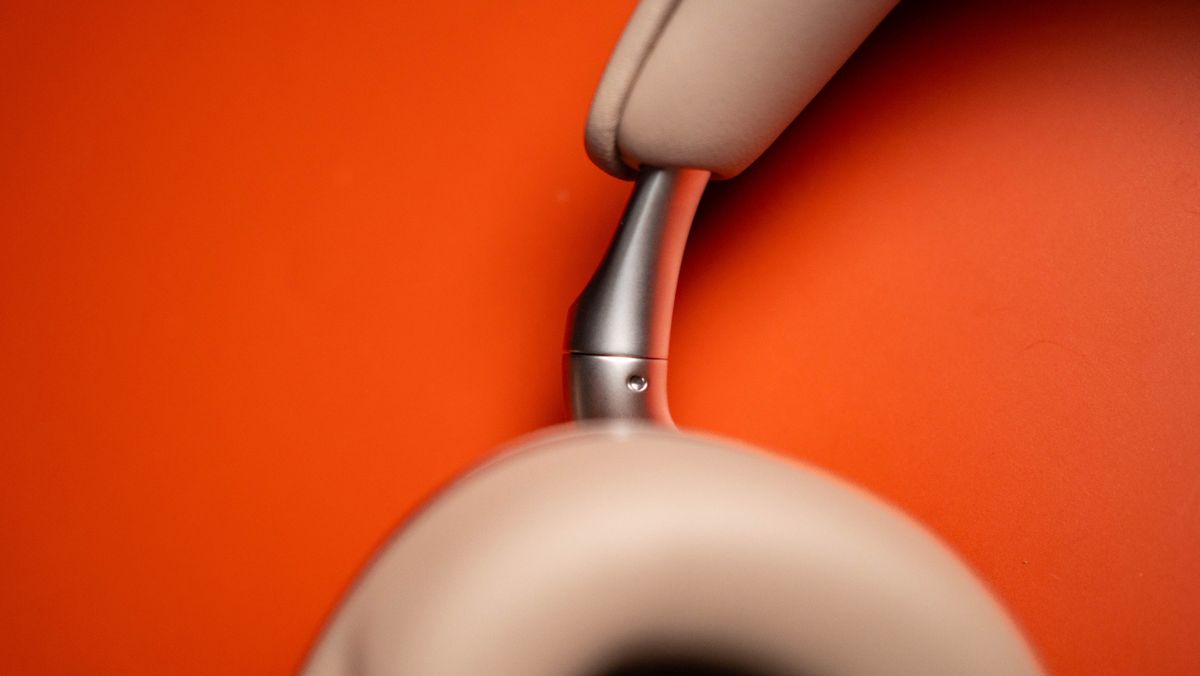 Bowers &amp; Wilkins Px8 S2 headset design highlighting the metal headband