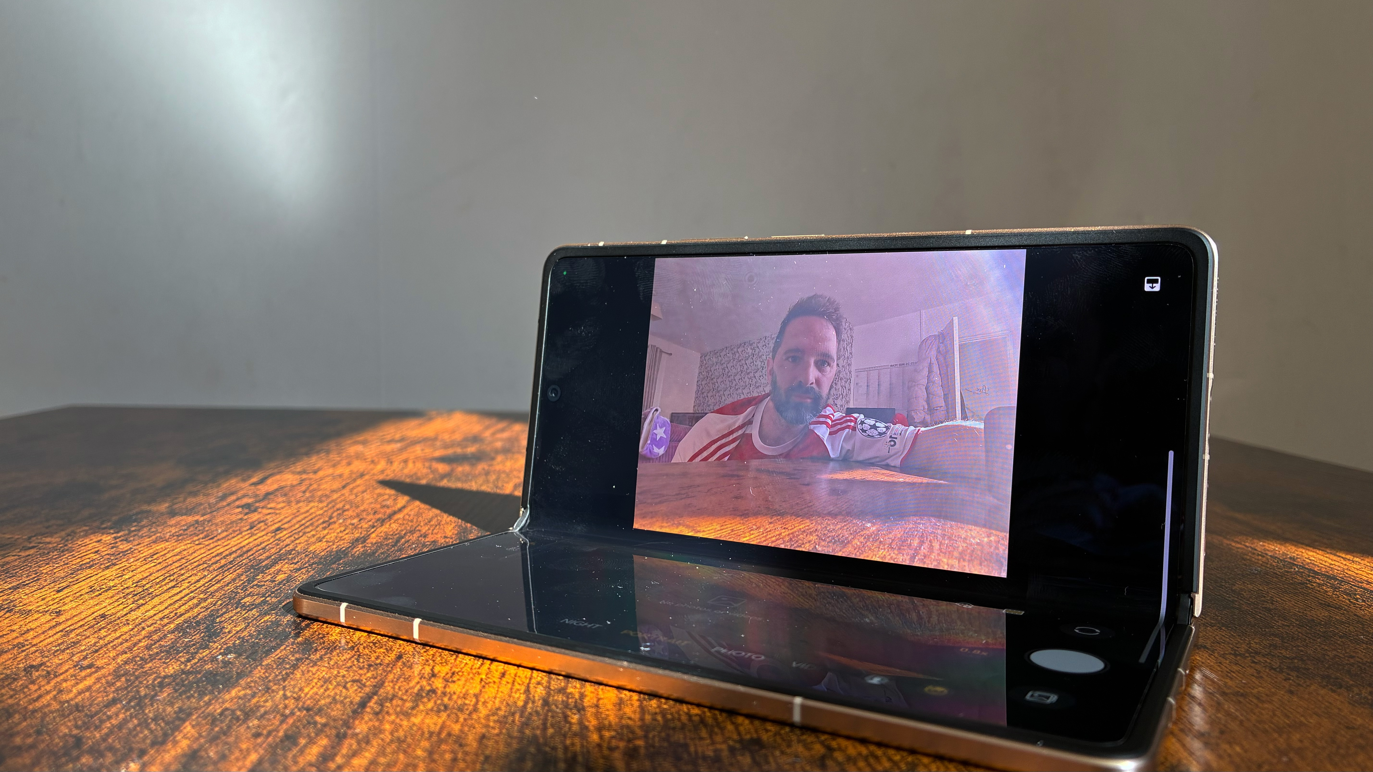 The Honor Magic V6 on a desk