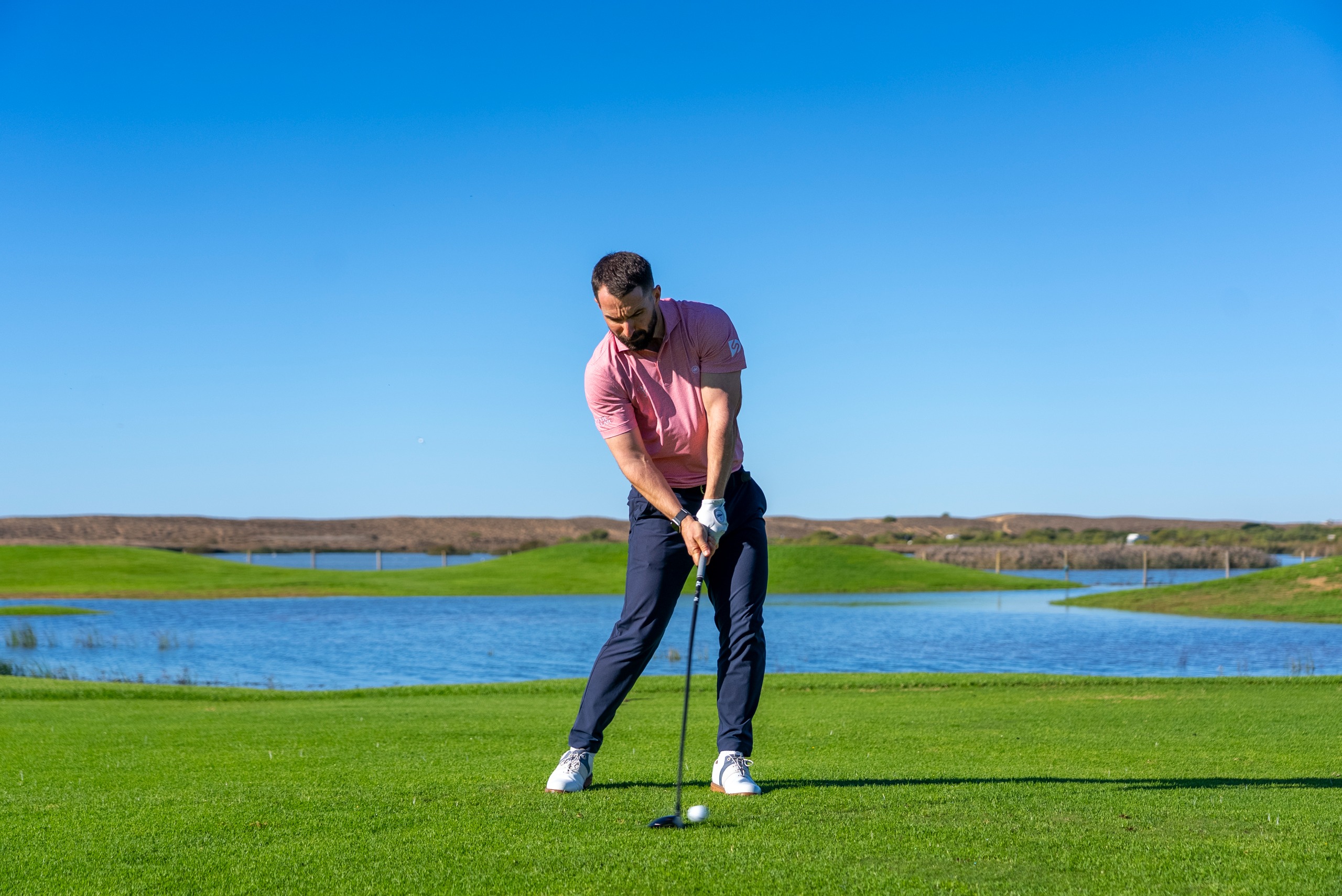 James Jankowski demonstrating why you top golf shots and how to avoid it