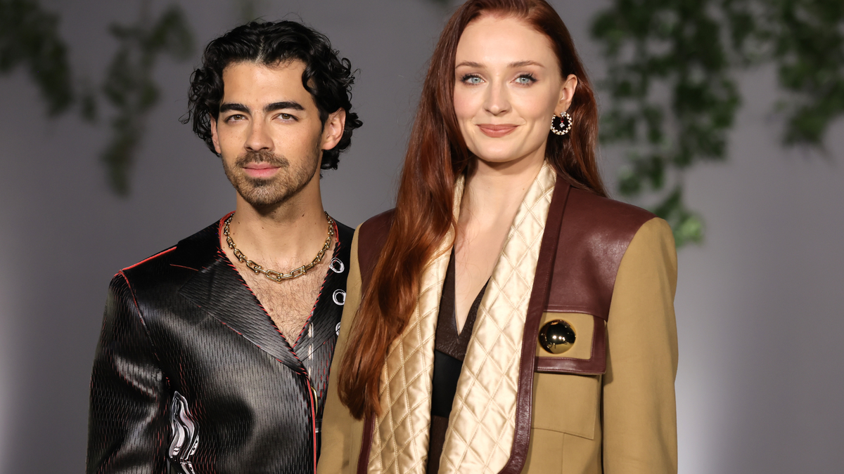 Sophie Turner "Hated" Feeling Like Joe Jonas' "Plus-One" | Marie Claire