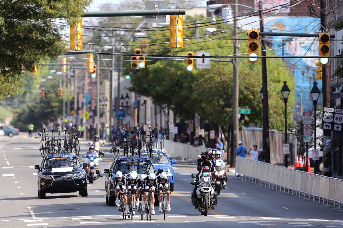 Etixx-Quick Step on the straight