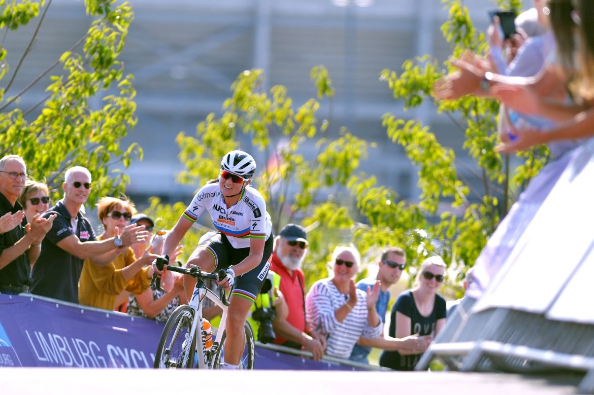 Blaak comes to the line