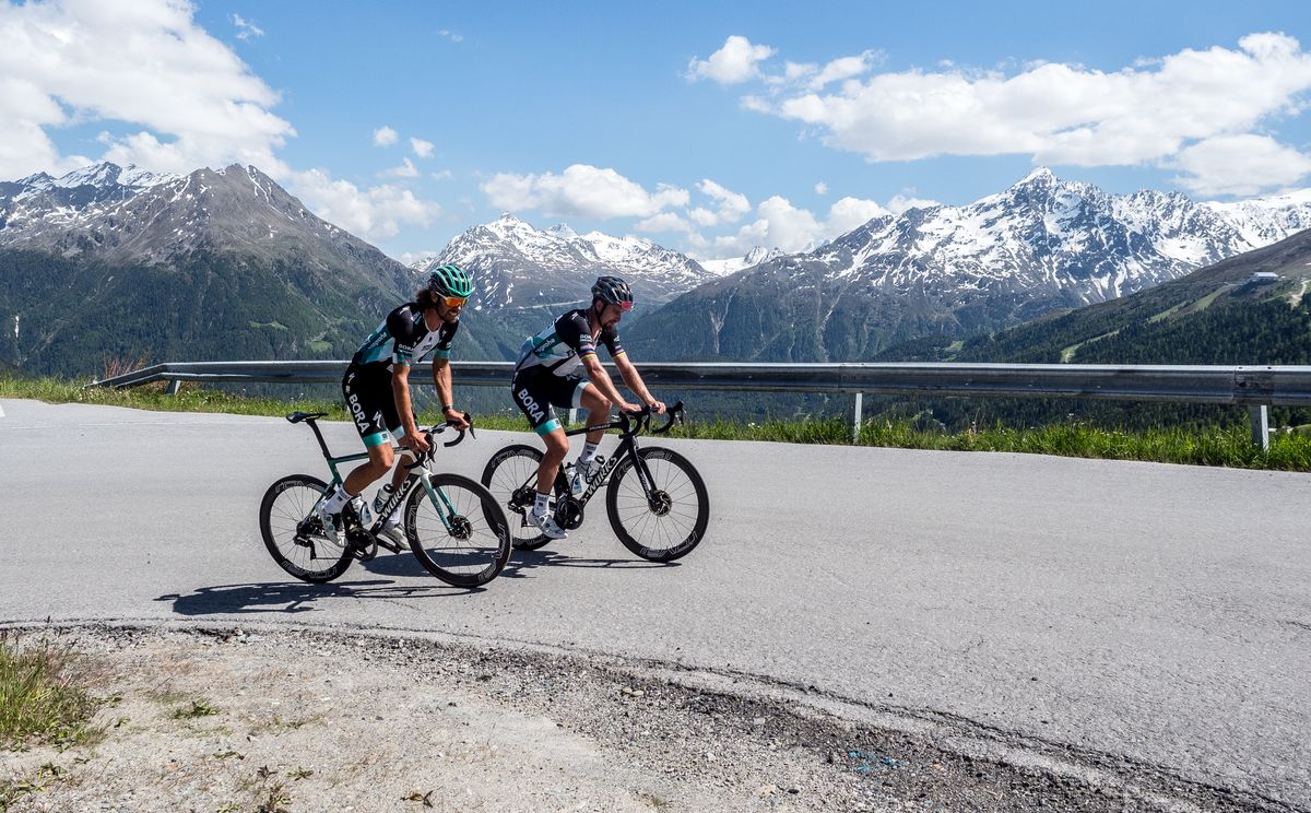 Peter Sagan and Daniel Oss train in the &Ouml;tztal valley.