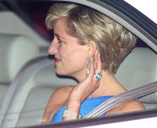 Princess Diana wearing an aquamarine ring