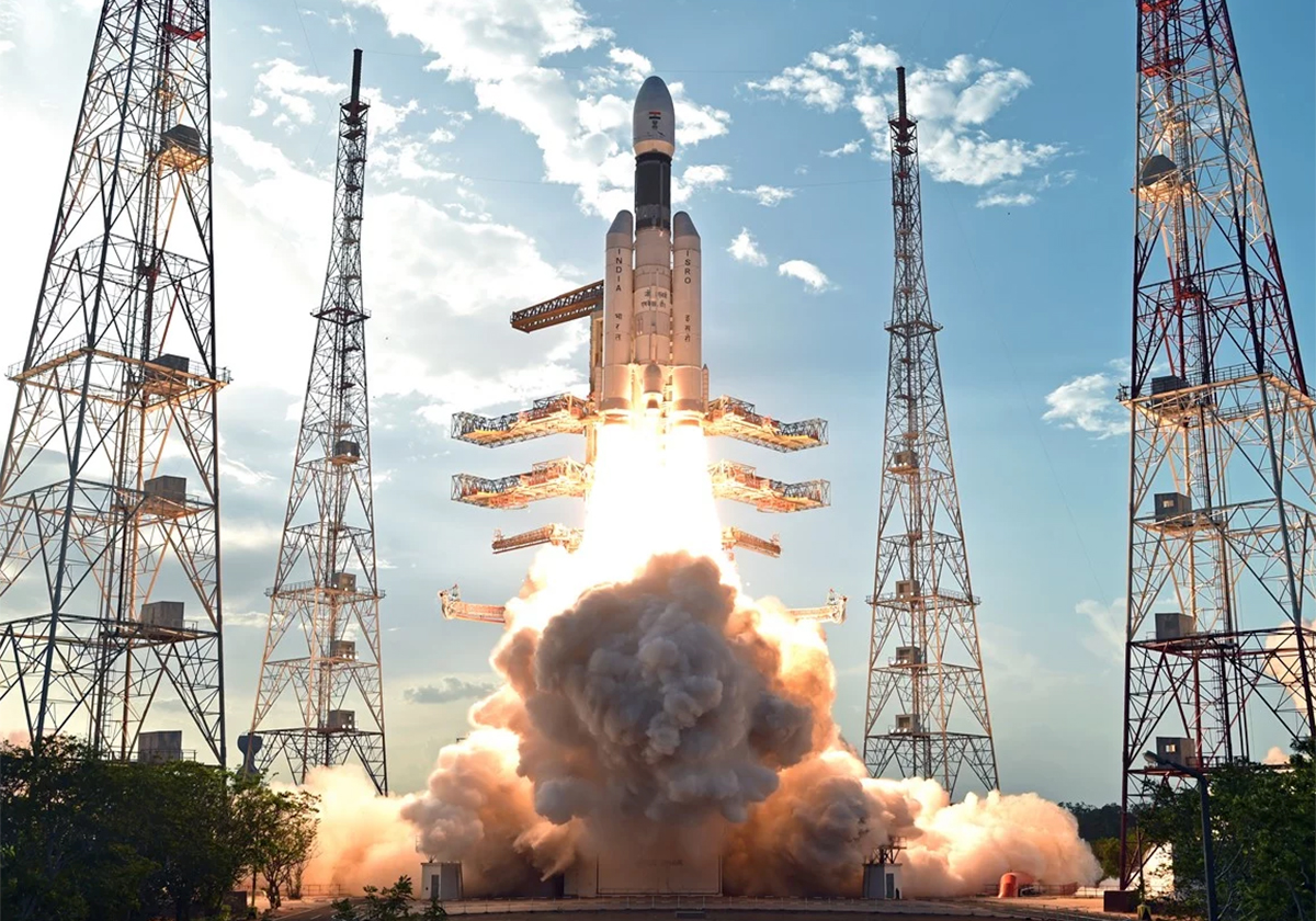 In Photos India S Most Powerful Rocket Launches On Debut Flight Space