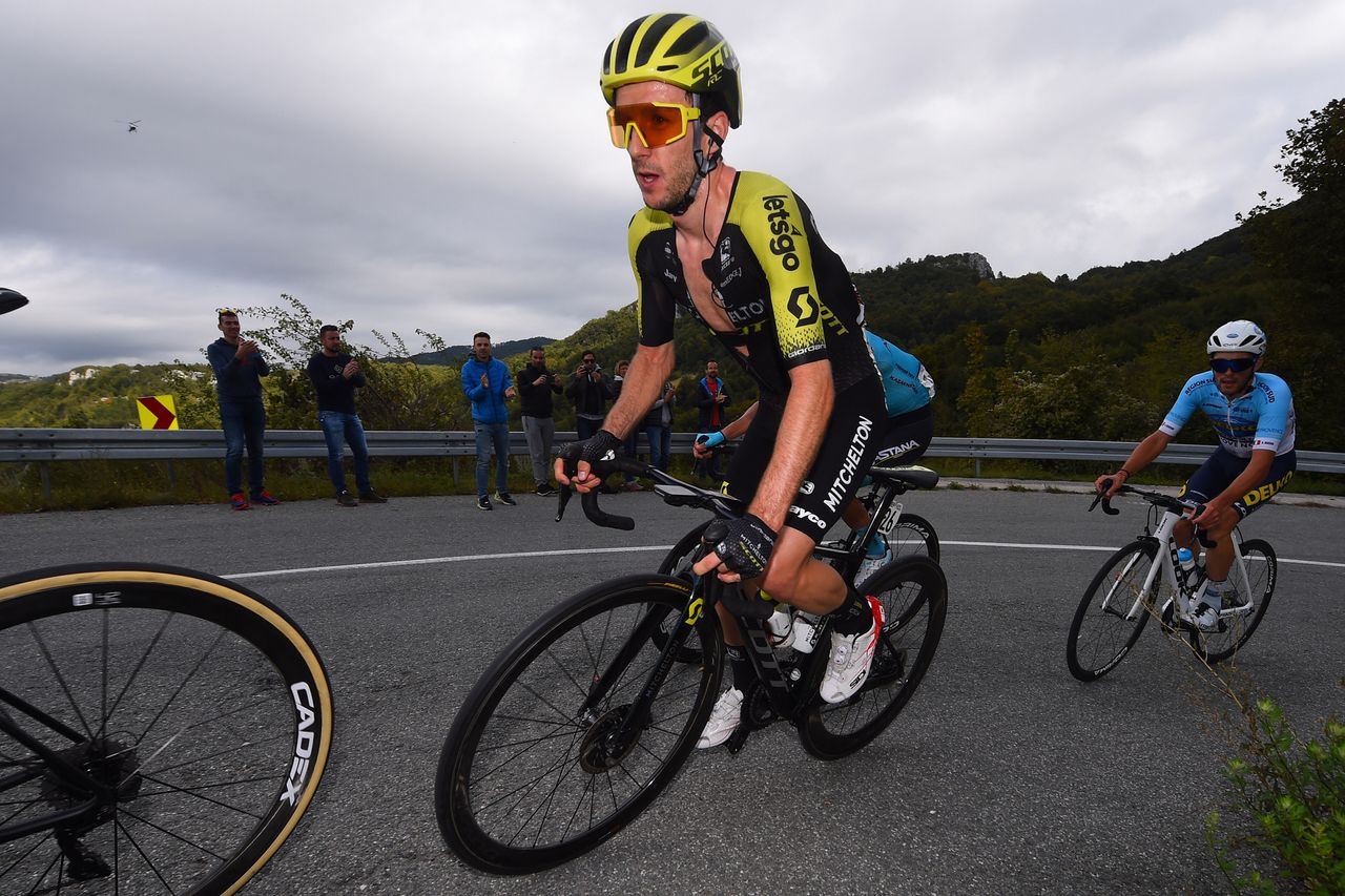 Adam Yates (Mitchelton-Scott) on the final climb