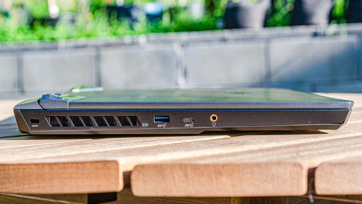 MSI GE76 Raider ports