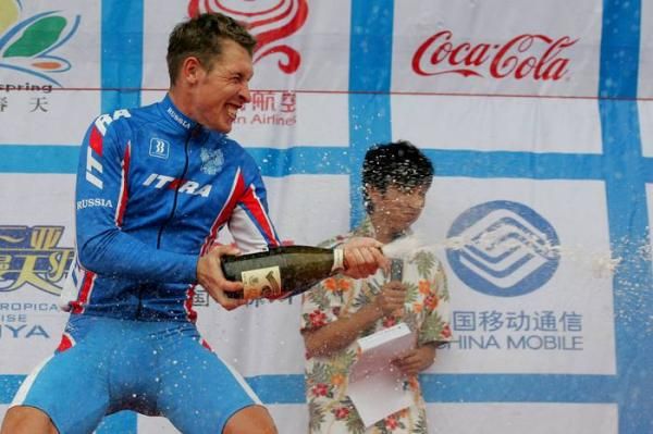 Boris Shpilevsky (Russia) lets loose on the podium, knowing the tour is his again.