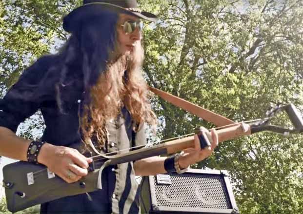 Justin Johnson Shreds Blues on Three-String Electric Shovel