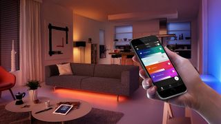 Philips Hue-appen har nyligen genomgått en makeover och är nu mycket enklare att använda (Bild: Philips)