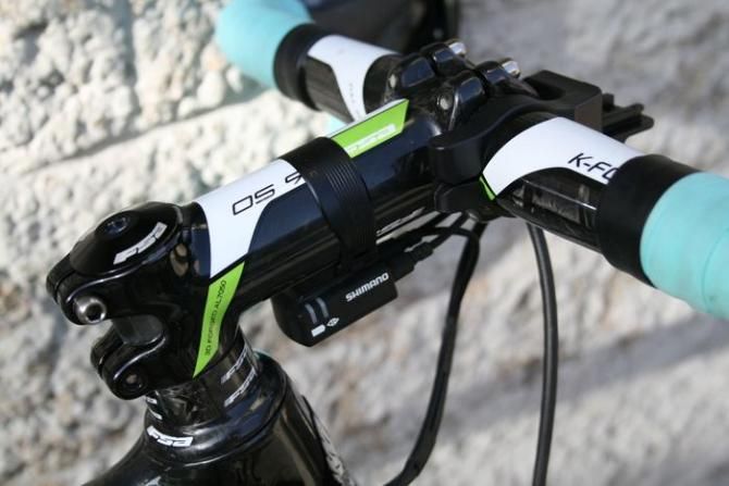 A couple of steerer spacers and short stem on Kelderman&rsquo;s cockpit