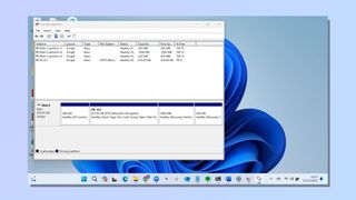 screenshot showing how to create and format a hard disk partition - disk management