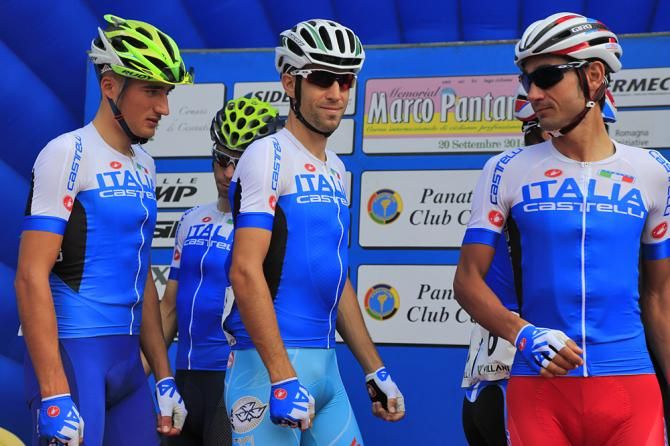 Vincenzo Nibali signs in on stage with the Italian team