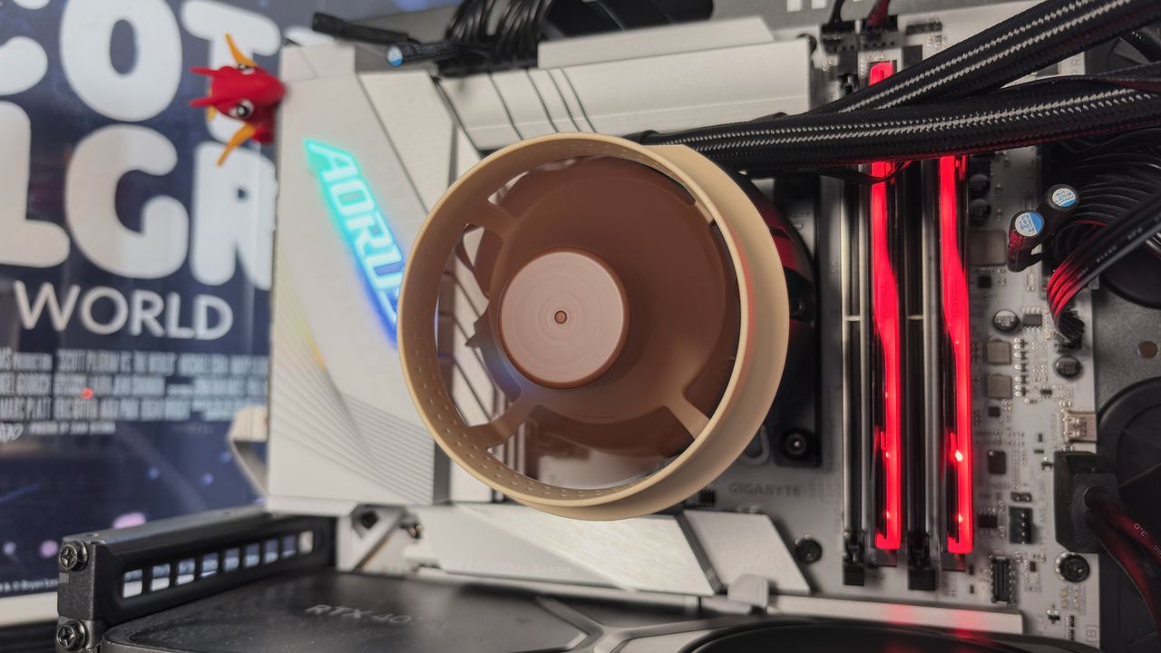 A Noctua NL-LC1 liquid cooler being installed on a test bench for testing.