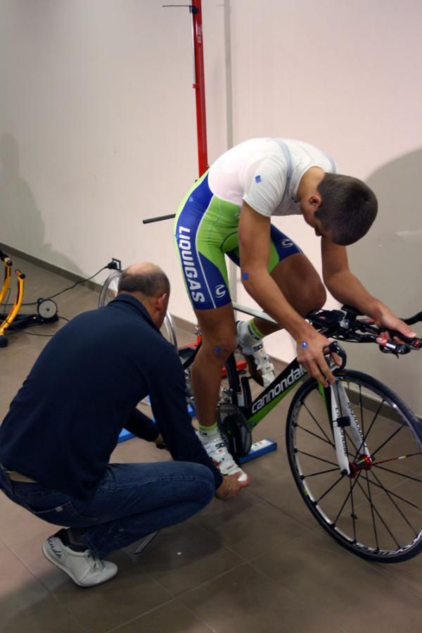 The staff studied how they can improve Peter Sagan's position