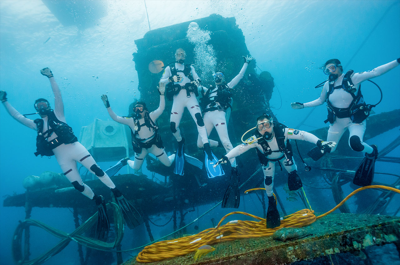 NEEMO 21 crew